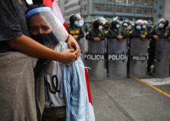 Destitución en Perú pone en duda cruzada anticorrupción