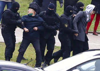 Más de 900 detenidos en protesta en Bielorrusia
