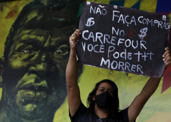 Homicidio de hombre de raza negra genera indignación en Brasil
