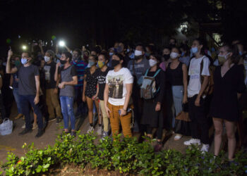 Jóvenes artistas logran atención en protesta inédita en Cuba