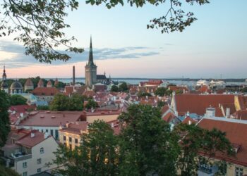 Estonia y Letonia alcanzan récords de infecciones diarias