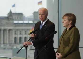 Tras su victoria en las urnas, Biden se centra en el virus
