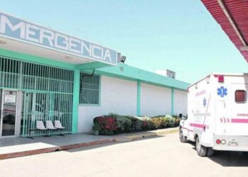 Murió oficial de la Armada en vuelco de vehículo