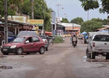 Apuñalan a dos venezolanos que dormían en un mercado de Brasil