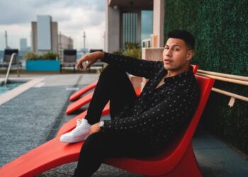 Carlos Martínez vive un karma en el pasado con "Olvidarte"