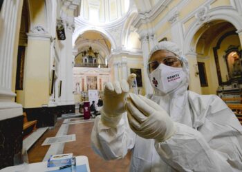 Italia reporta 731 muertes por COVID-19 en un día