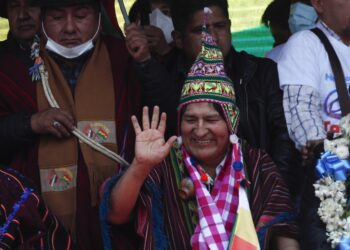 Evo Morales pisa suelo boliviano tras un año en el exilio