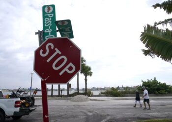 Centro de huracanes: Iota podría seguir el camino mortal de Eta