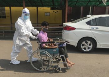 India: suben casos de coronavirus por tercera ola en Nueva Delhi