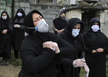 Irán alcanza otro récord de muertes por coronavirus