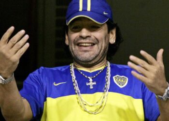 Derechos imagen, autos de lujo y hasta un "tanque": muerte de Maradona dispara compleja disputa por herencia