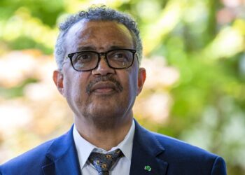 El jefe de la OMS hará cuarentena tras un contacto positivo