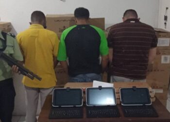 Policías atraparon a presuntos vendedores de Canaimitas