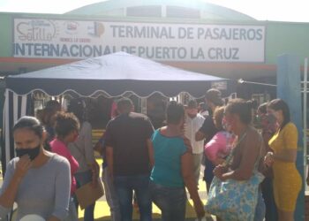 Usuarios acudieron al terminal porteño en inicio de flexibilización de la cuarentena (+Fotos)