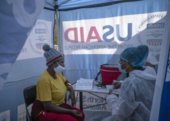 Estudio: Vacuna evita infecciones de VIH en mujeres