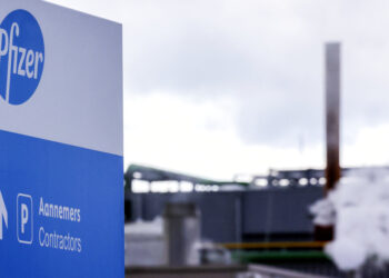 Bahrein autoriza uso de vacuna de Pfizer y BioNTech