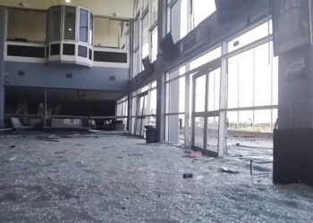 Primer ministro de Yemen acusa a hutíes e Irán de explosión en aeropuerto