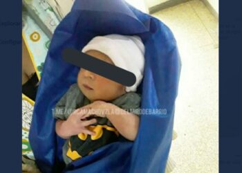 Hallan a un bebé recién nacido abandonado en Caracas