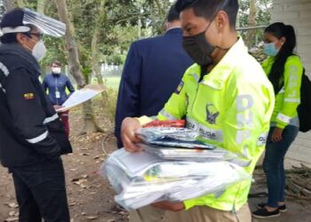 Allanan vivienda de ministro ecuatoriano acusado de corrupción