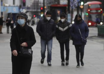 Gran Bretaña impone nuevas medidas contra variante de virus