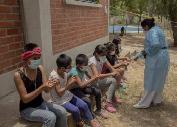 OPS: normalidad tardará, pese a vacuna contra coronavirus