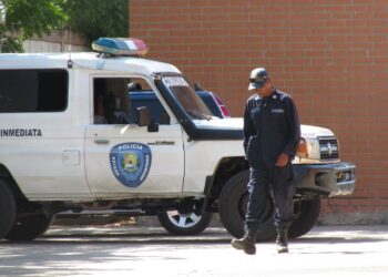 De una puñalada mataron a policía estadal