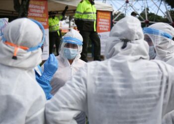Colombia advierte difícil inicio de 2021 por más contagios de coronavirus, médicos piden cuarentenas