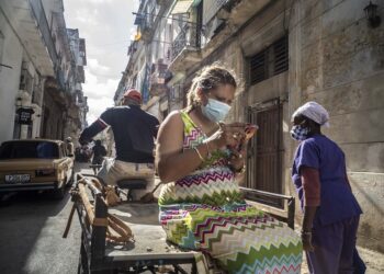 Incrementan casos de COVID-19 en Cuba, exigirán test a viajeros (+Fotos)