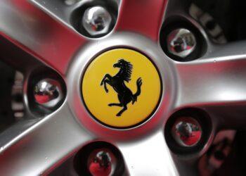 Renuncia el CEO de Ferrari tras dos años en el cargo