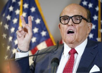 Giuliani, abogado de Trump, da positivo al coronavirus