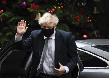 Anuncian nuevas medidas contra el virus en Gran Bretaña