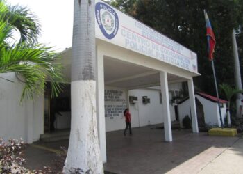 Atraparon a tres sujetos con municiones, batería y guayas de cobre