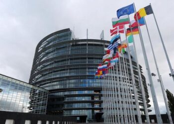 UE pide que se mantengan restricciones durante las fiestas