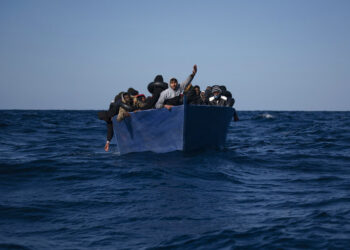 Buque humanitario rescata a 265 migrantes en Mediterráneo