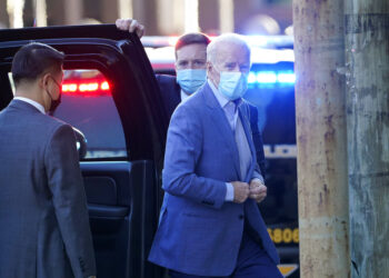 Biden elige a un diplomático veterano para dirigir la CIA