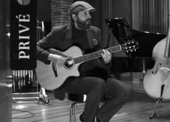 Juan Luis Guerra presenta un lado más íntimo con "Privé"
