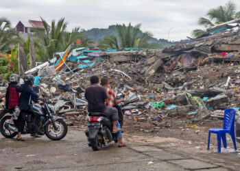 Sismo de magnitud 6,2 deja al menos 46 muertos en Indonesia