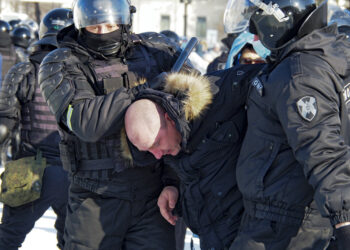 Rusia: 350 detenidos en protestas para liberar a Navalny