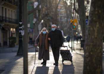 España dice que se está quedando sin vacunas para Covid-19