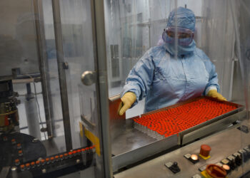 Agobiada por Covid-19, Cuba vuelve a imponer aislamiento