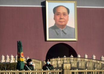 China pide a residentes en 2 ciudades que se queden en casa