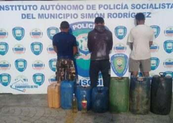Atraparon a tres hombres por supuesto tráfico de parafina
