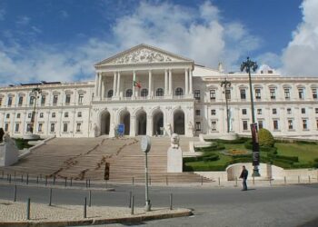 Portugal da un paso más hacia la aprobación de la eutanasia