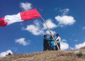 Pequeño grupo en Perú marchó contra cuarentena por Covid-19