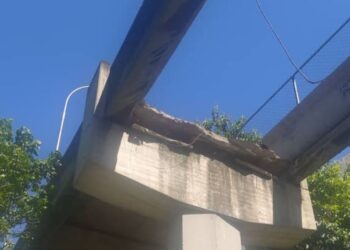 Desplome de pasarela caraqueña dejó saldo de un muerto y tres heridos