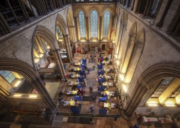 Gran Bretaña promete vacunar a todos de aquí a septiembre