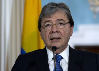 El ministro de Defensa de Colombia muere por COVID-19