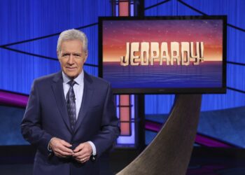 Trebek pide apoyo a víctimas de COVID-19