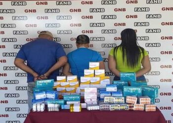 Apresaron a dos mujeres y un hombre por supuesto contrabando de medicinas