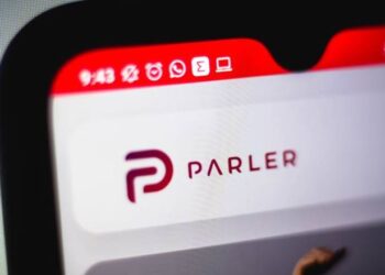 Noquean a Parler mientras Trump busca nueva red social